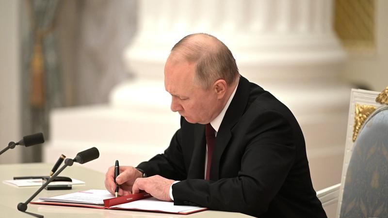 Putin a semnat un decret misterios prin care alocă bani pentru recuperarea fostelor proprietăți ale Imperiului Rus și URSS