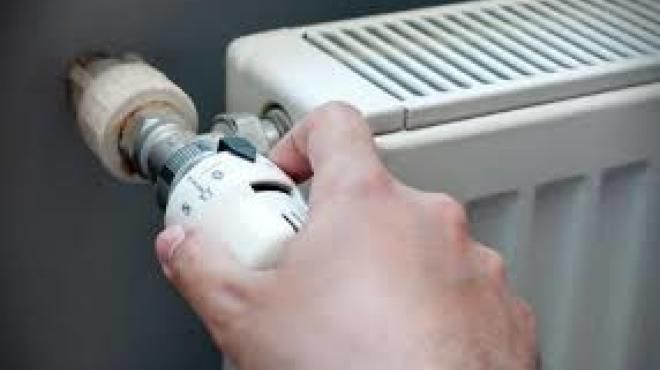 Termoelectrica a îndemnat consumatorii și administratorii de bloc să regleze consumul de energie termică în locuințe