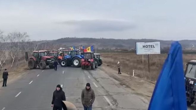 Vama Leușeni-Albița, blocată din nou de fermieri. Autoritățile recomandă călătorilor să opteze pentru alte vămi