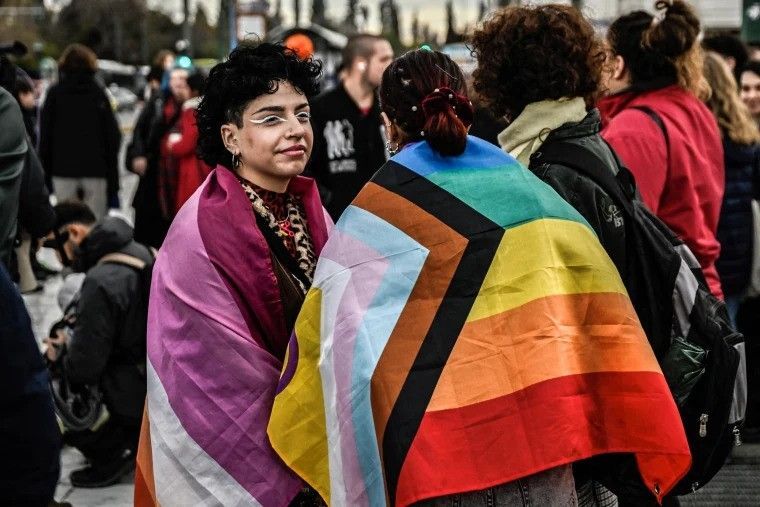 Grecia, prima ţară majoritar ortodoxă care legalizează căsătoria între persoane de acelaşi sex