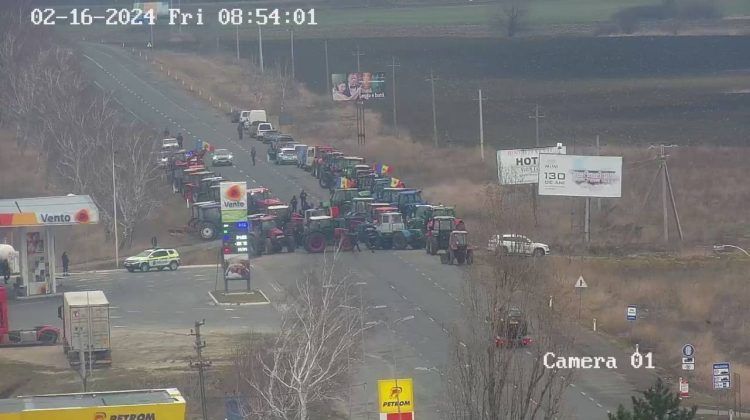 Drumul înspre vama Leușeni, blocat din cauza fermierilor care protestează