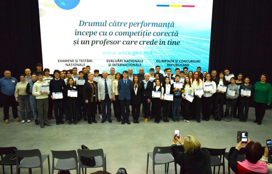 Cei mai buni în știință și inginerie! 42 de elevi au fost premiați la concursul „Moldova Science and Engineering Fair”