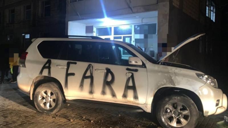 INI și „Fulger” au descins în Găgăuzia. Trei persoane, reținute pentru incendierea automobilelor refugiaților ucraineni și instigare la ură