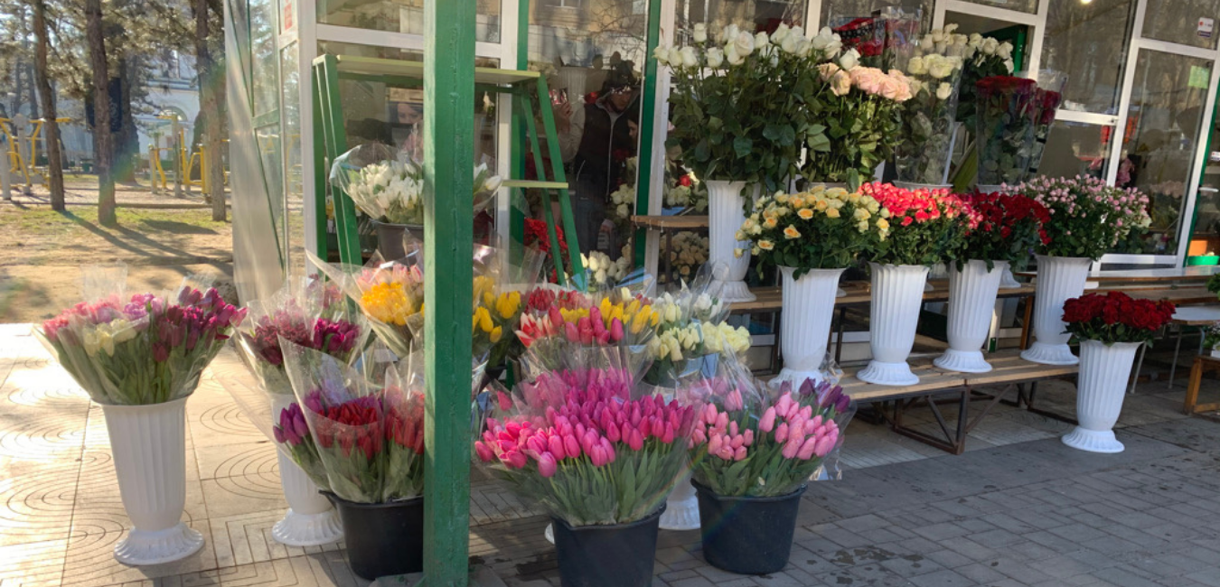 Fiscul, cu ochii pe vânzătorii de flori și cei din HoReCa, în preajma zilei de 8 martie; Scopul nu este sancționarea