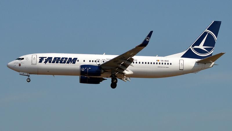Un avion Tarom cu destinația Chișinău a fost lovit de fulger . Aeronava a revenit la Otopeni