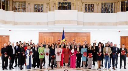 FOTO/ Președinta Maia Sandu a conferit distincții de stat mai multor personalități din diverse domenii de activitate