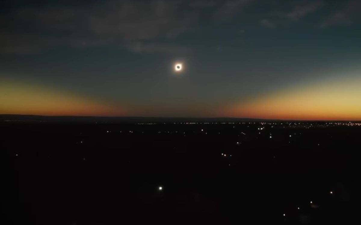 Milioane de oameni vor urmări astăzi o eclipsă totală de Soare vizibilă pe continentul american. Cum poate fi văzut fenomenul în Europa