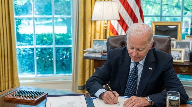 Senatul SUA a aprobat cu o majoritate covârșitoare ajutorul militar pentru Ucraina; Biden anunță că va semna legea imediat