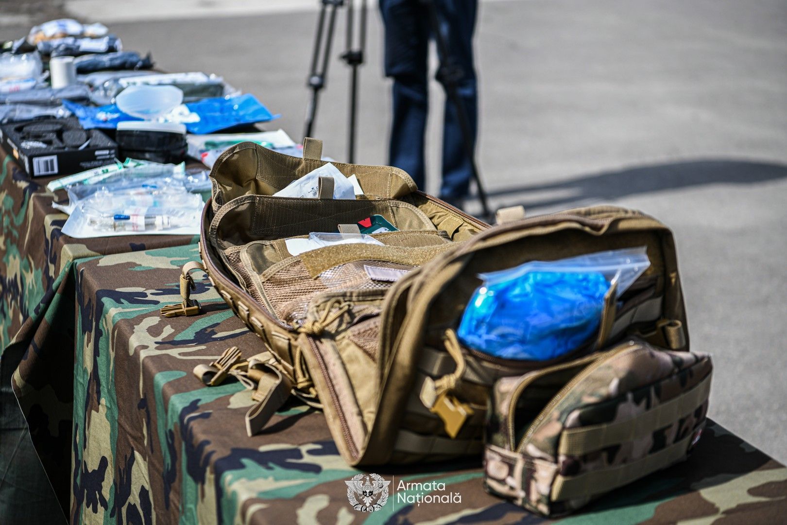 NATO a donat Armatei Naționale un lot de echipamente medicale