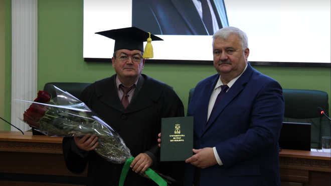 Rectorul Universității din București, Marian Preda, decorat de comunitatea academică a USM cu titlul onorific de Doctor Honoris Causa