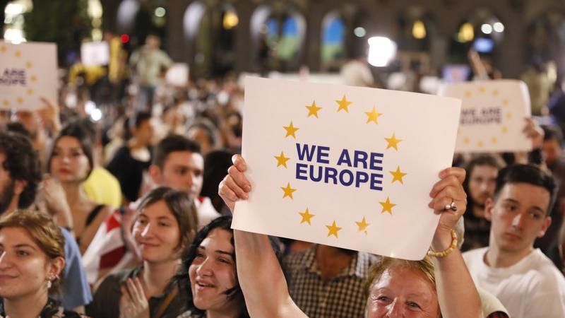 Astăzi se împlinesc 20 de ani de la cel mai mare val de extindere a Uniunii Europene