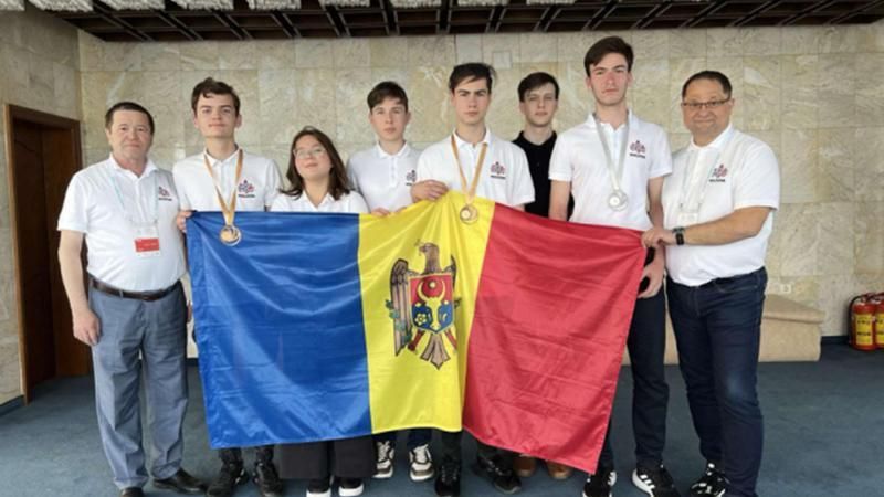 O medalie de argint, două de bronz și două mențiuni de onoare pentru R. Moldova la Olimpiada Balcanică de Matematică