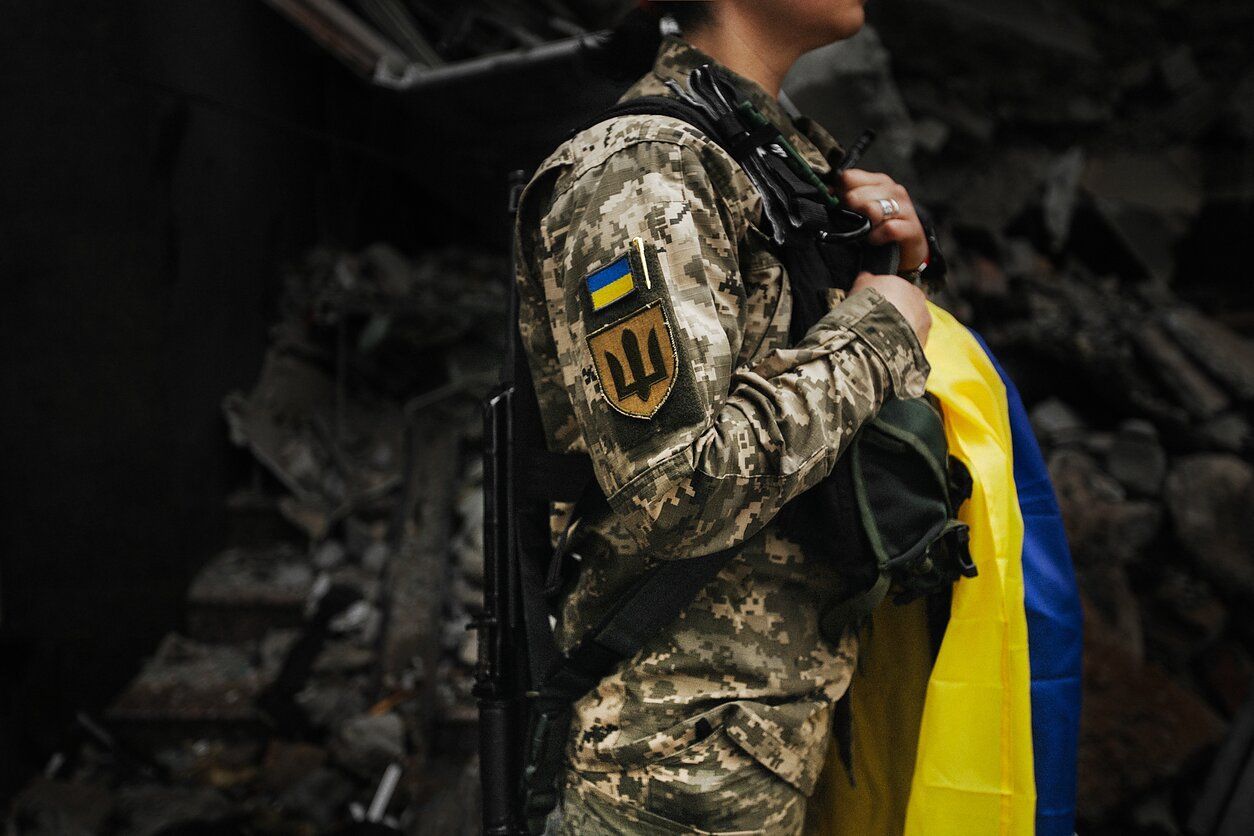 Ucraina va putea recruta până la 20.000 de deținuți pentru a-și întări armata