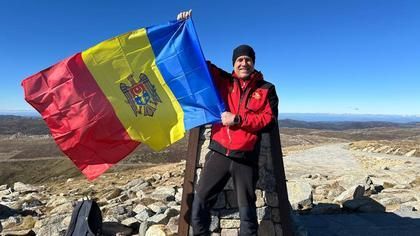 Un alpinist moldovean a escaladat cele mai înalte vârfuri de pe toate continentele
