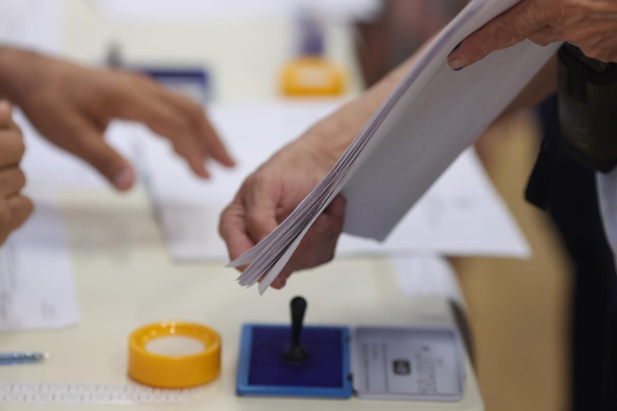 Sondaj în Franţa: Extrema dreaptă conduce în intenţiile de vot pentru alegerile anticipate