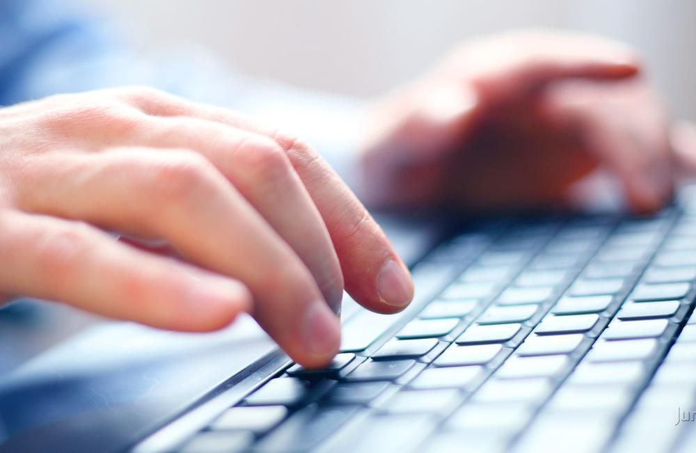 SIS și MAI vor putea bloca site-urile care publică conținut cu caracter infracțional. Proiectul, votat în prima lectură