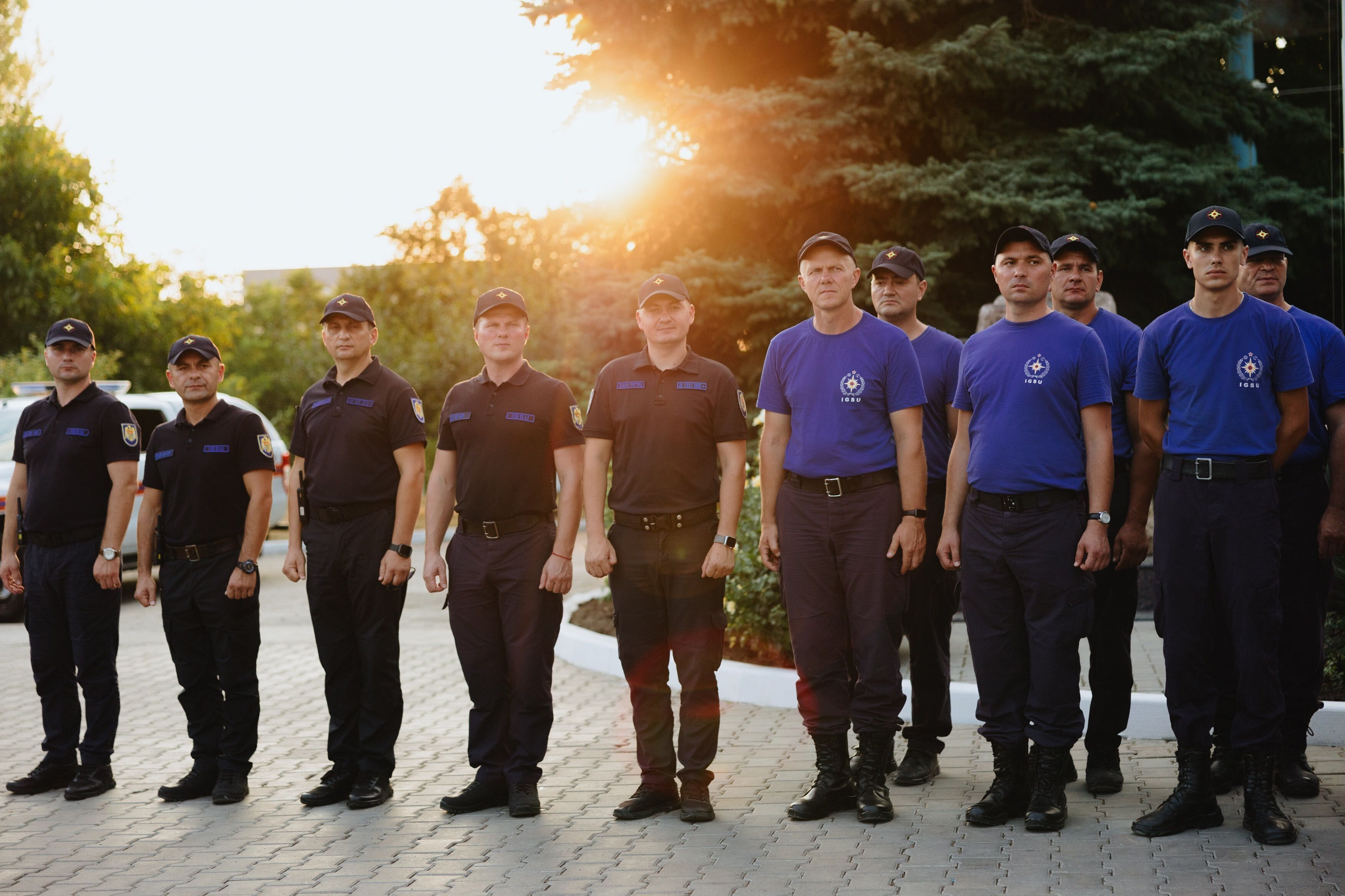 FOTO: Primul grup de pompieri din Moldova a plecat în Grecia pentru a ajuta la stingerea incendiilor forestiere