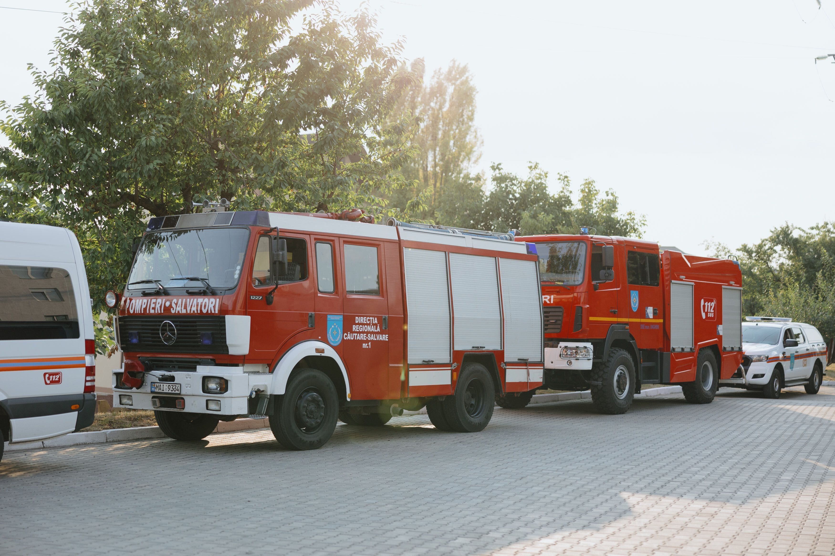 FOTO: Primul grup de pompieri din Moldova a plecat în Grecia pentru a ajuta la stingerea incendiilor forestiere