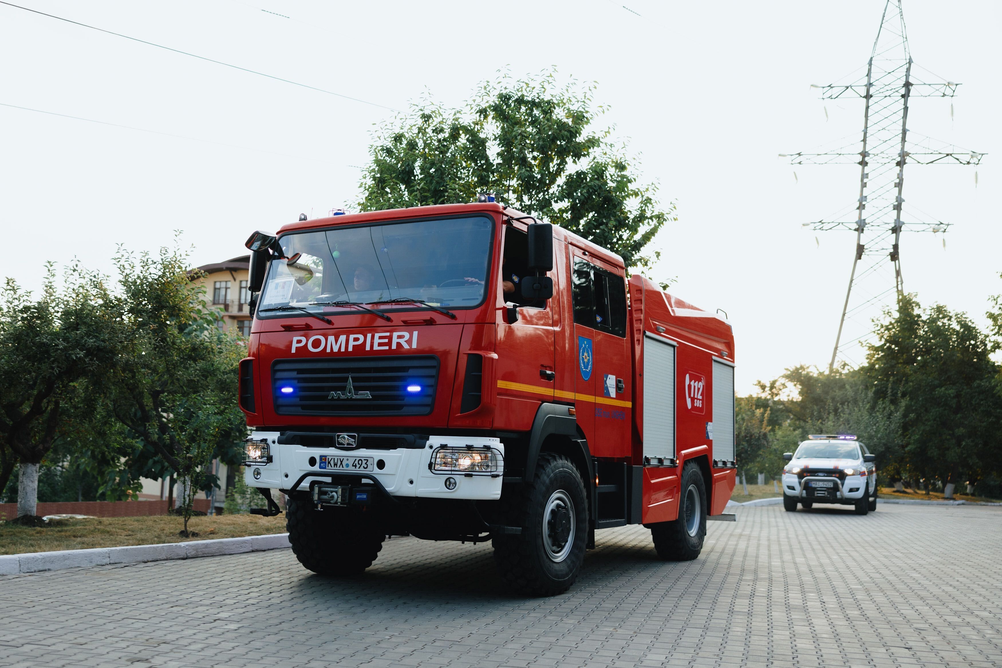 FOTO: Primul grup de pompieri din Moldova a plecat în Grecia pentru a ajuta la stingerea incendiilor forestiere