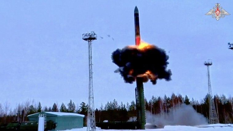 Rusia face noi exerciţii militare cu lansatoare mobile de rachete nucleare