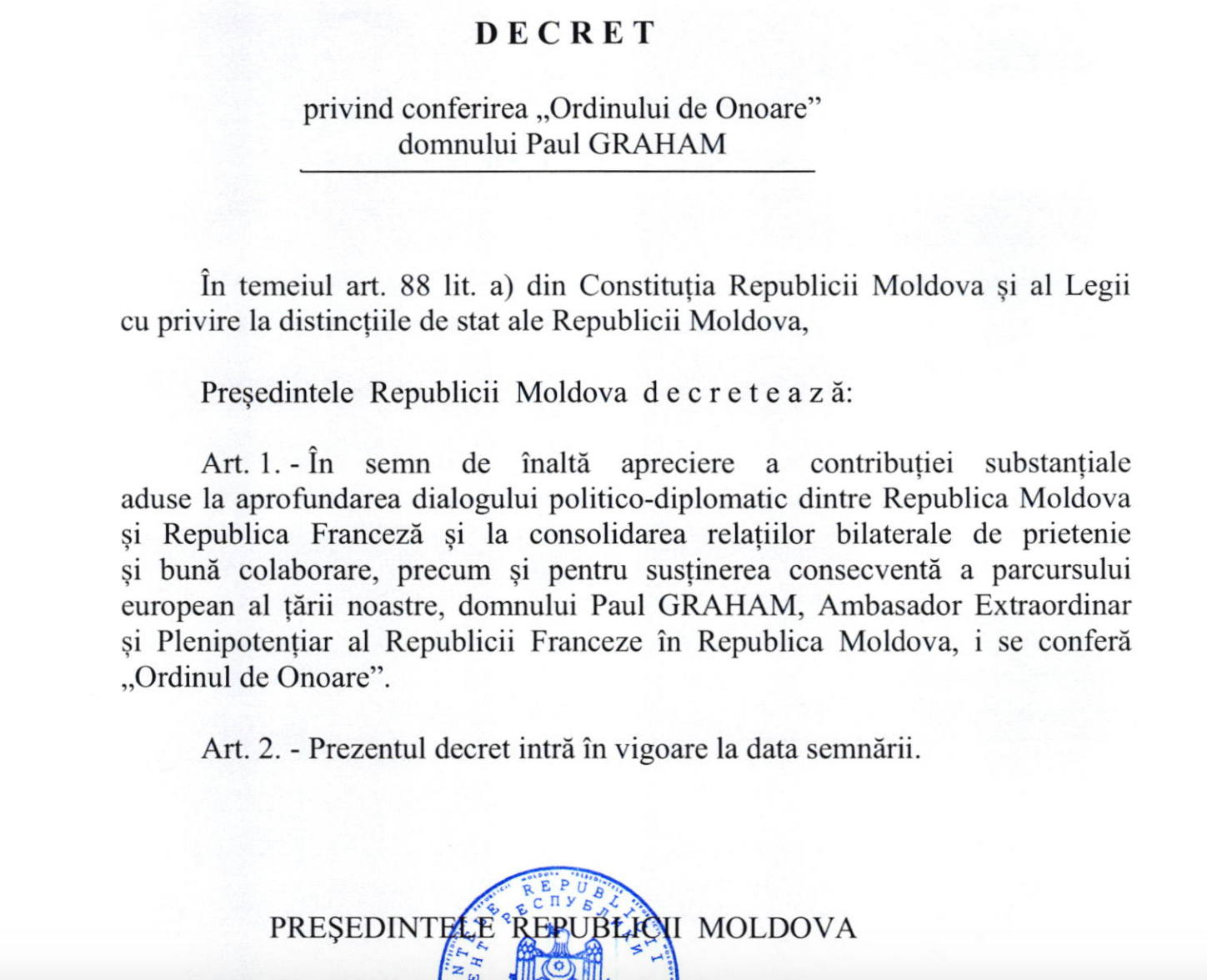 Maia Sandu i-a conferit „Ordinul de Onoare” ambasadorului francez la Chișinău, Graham Paul, aflat la final de misiune în R. Moldova