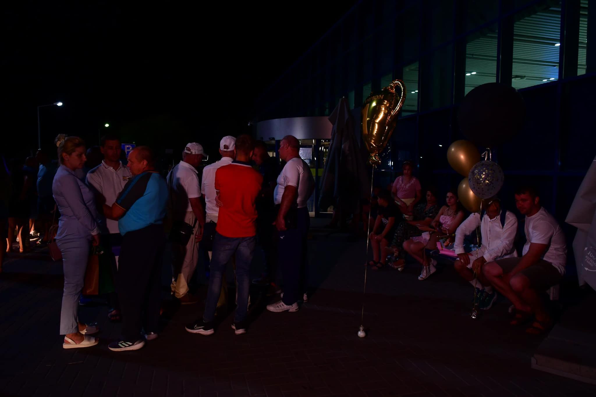 FOTO: Campionii olimpici Denis Vieru și Adil Osmanov au revenit acasă; Cum au fost întâmpinați la Aeroport