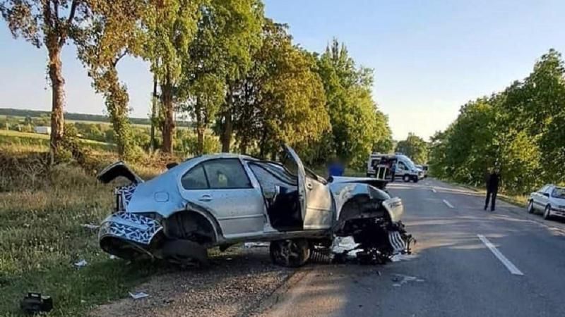 Tragedie pe șosea: Un șofer de 22 de ani, împreună cu pasagera sa, s-au răsturnat cu o Honda, la Edineț. Tânăra a decedat la spital