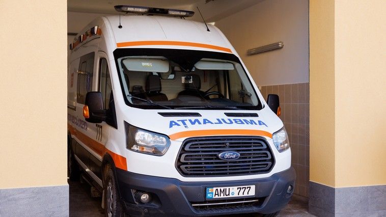 S-au grăbit să vină pe lume. Două fetițe s-au născut în ambulanțe, în ultimele 24 de ore