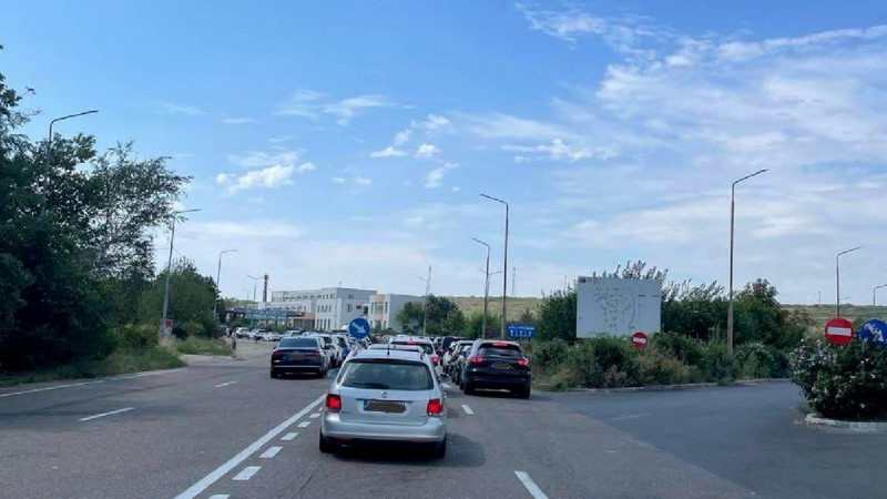 În atenția călătorilor. Trafic intens la vama Leușeni, direcția de ieșire din țară