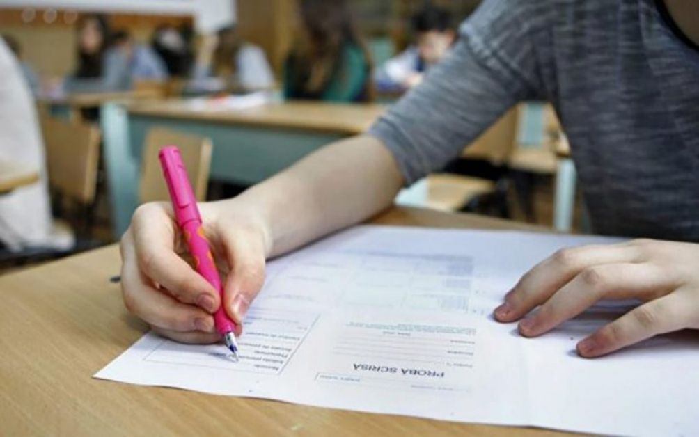 A început sesiunea suplimentară de examen pentru absolvenții de gimnaziu. Câți elevi s-au înscris?