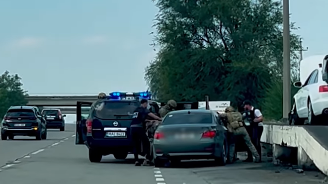 Droguri în valoare de 3,3 milioane de lei, confiscate de oamenii legii în cadrul unei operațiuni comune cu autoritățile ucrainene