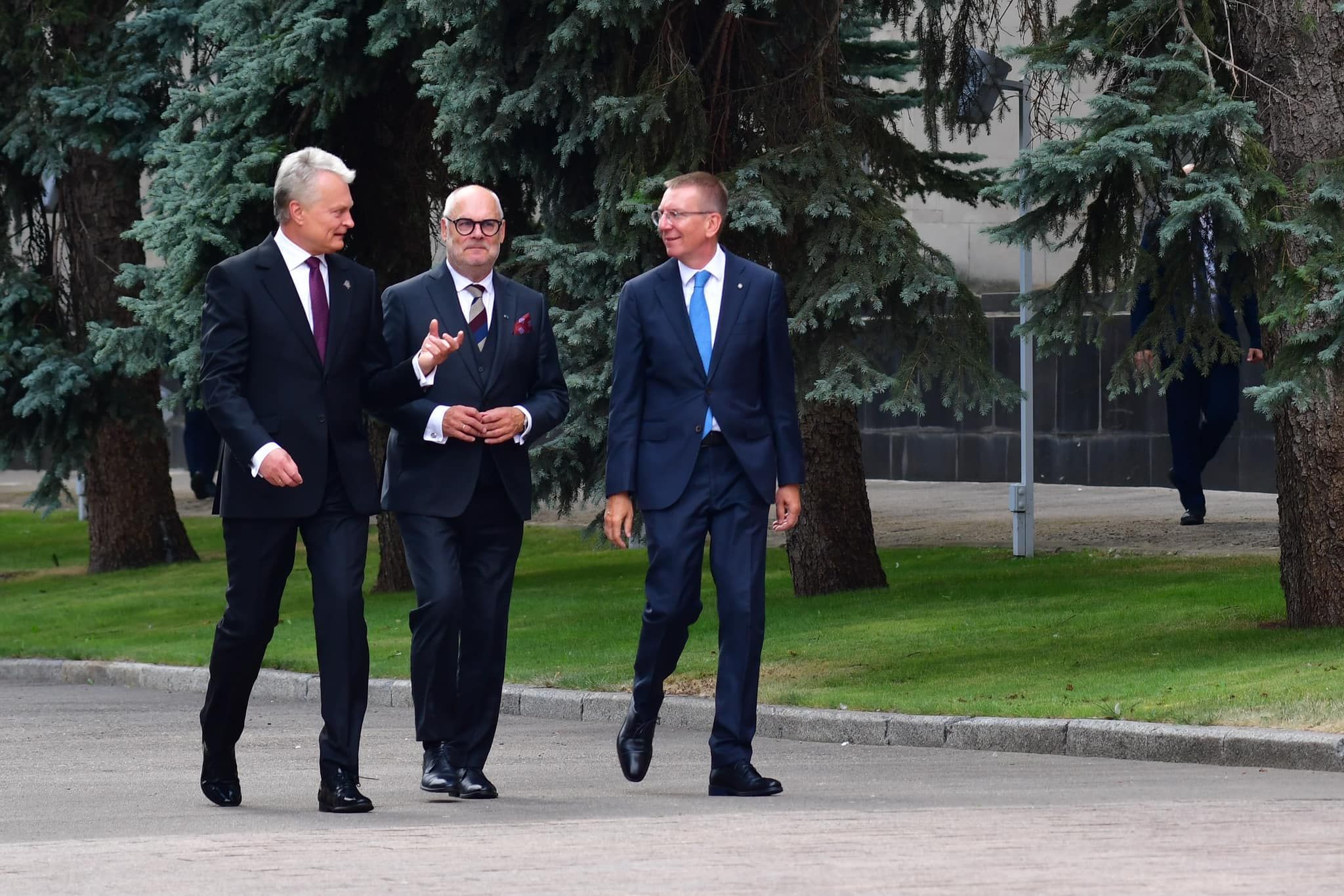 FOTO: Președinții țărilor baltice, invitați de Ziua Independenței la Chișinău, au fost întâmpinați de premier la Guvern