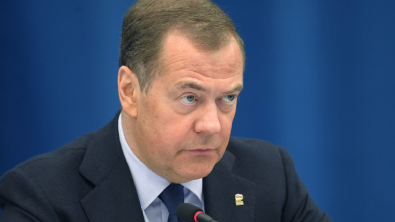 Medvedev ameninţă că va transforma Kievul într-un "punct uriaş topit"