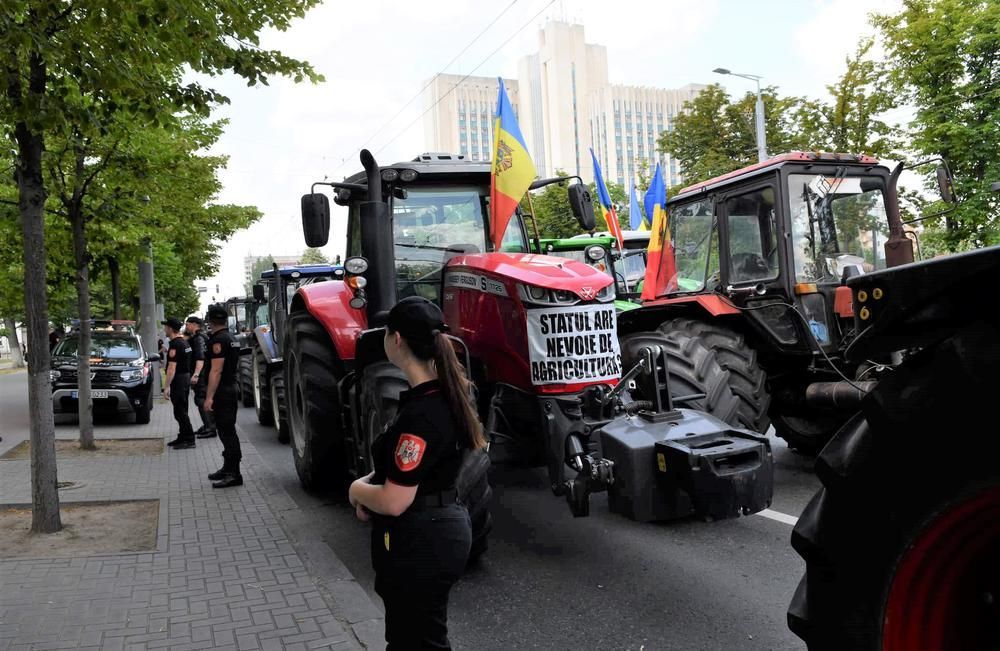 Fermierii anunță protest la Președinție, mâine: Cerem Maiei Sandu să întoarcă Parlamentului legea votată cu viteza fulgerului