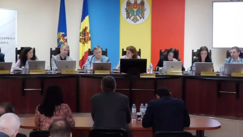 Renato Usatîi - al treilea în buletinul de vot la prezidențiale. Candidatura, înregistrată de CEC