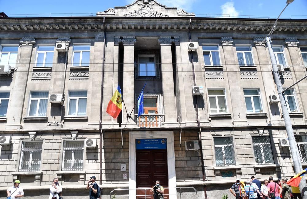 CEC începe tipărirea buletinelor de vot pentru alegerile din 20 octombrie pentru secțiile de peste hotarele țării