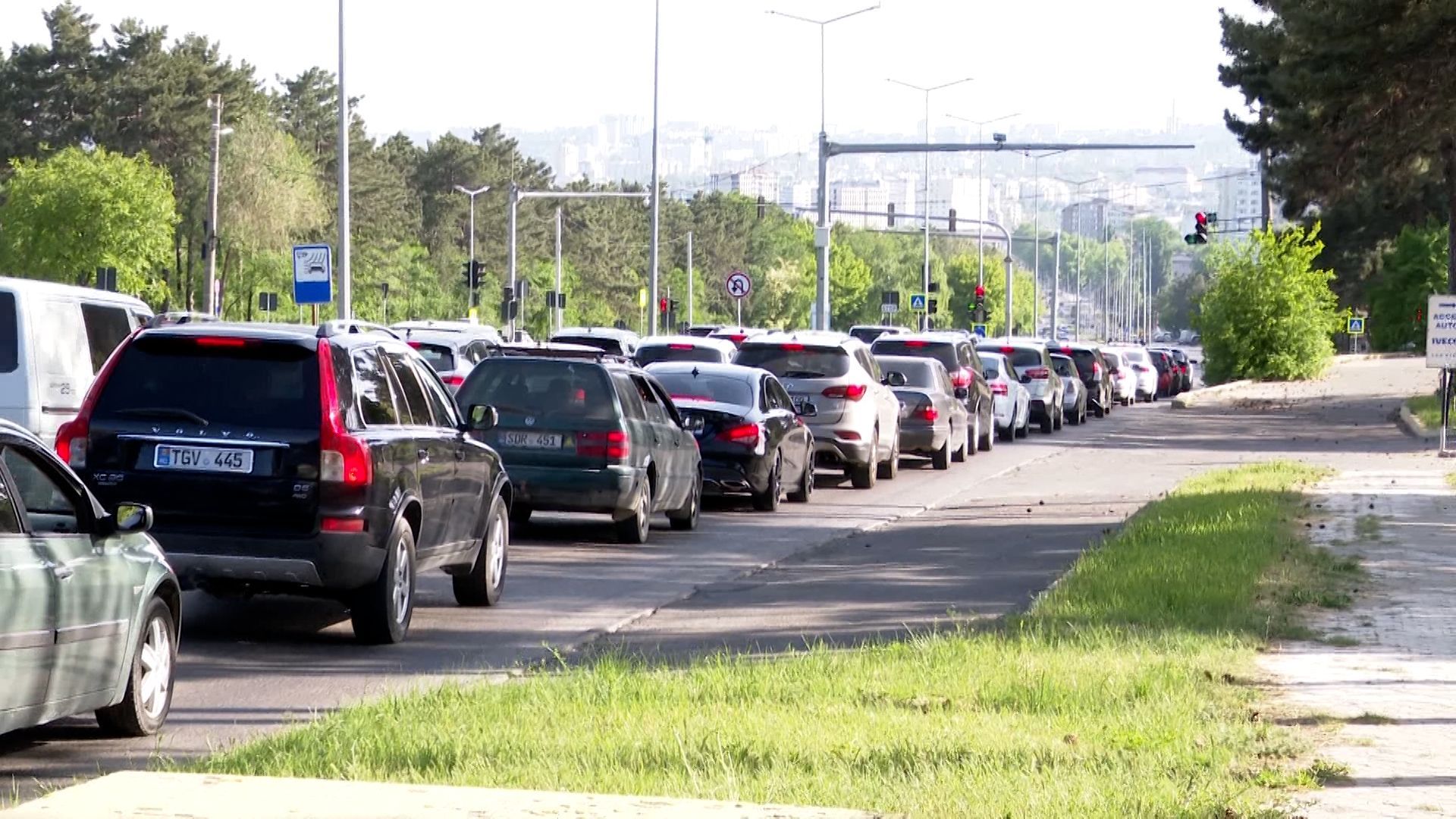 Atenție, șoferi! Circulație restricționată pe o porțiune din strada Serghei Lazo