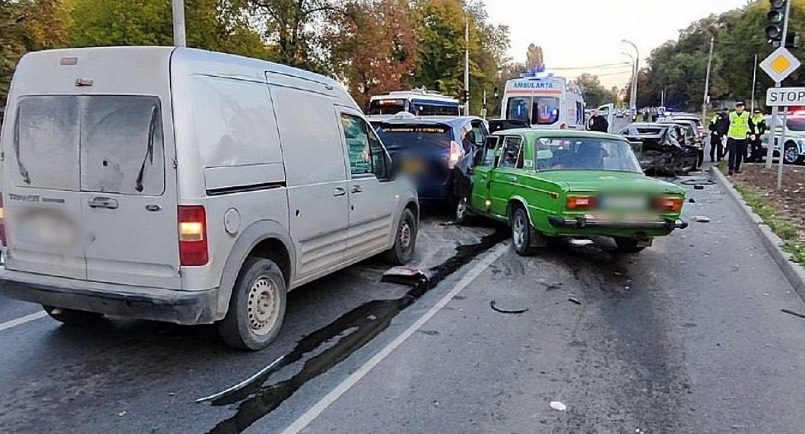 Accident matinal în sectorul Botanica: Un bărbat a ajuns la spital