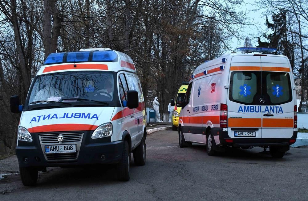O altă echipă de medici de pe ambulanță a fost agresată la locul de muncă. A fost nevoie de intervenția Poliției - Realitatea.md O altă echipă de medici de pe ambulanță a fost agresată la locul de muncă. A fost nevoie de intervenția Poliției