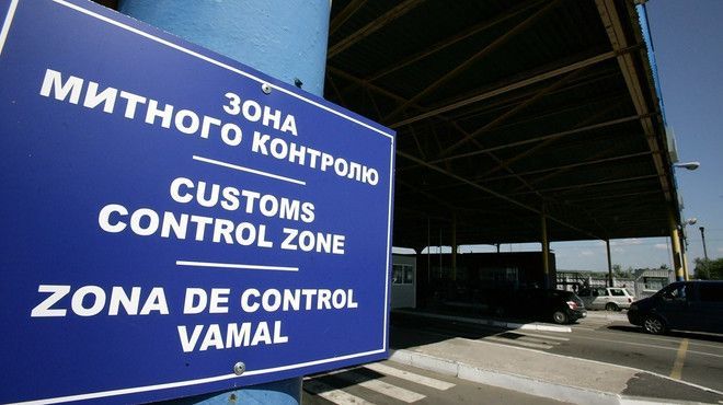 La frontieră, cu programare: Camioanele vor traversa vama Costești fără a sta la coadă