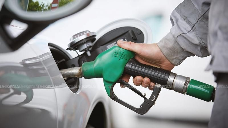 Vin ieftinirile la pompă: Prețul motorinei scade cu încă 9 bani per litru, mâine. Cât va costa benzina