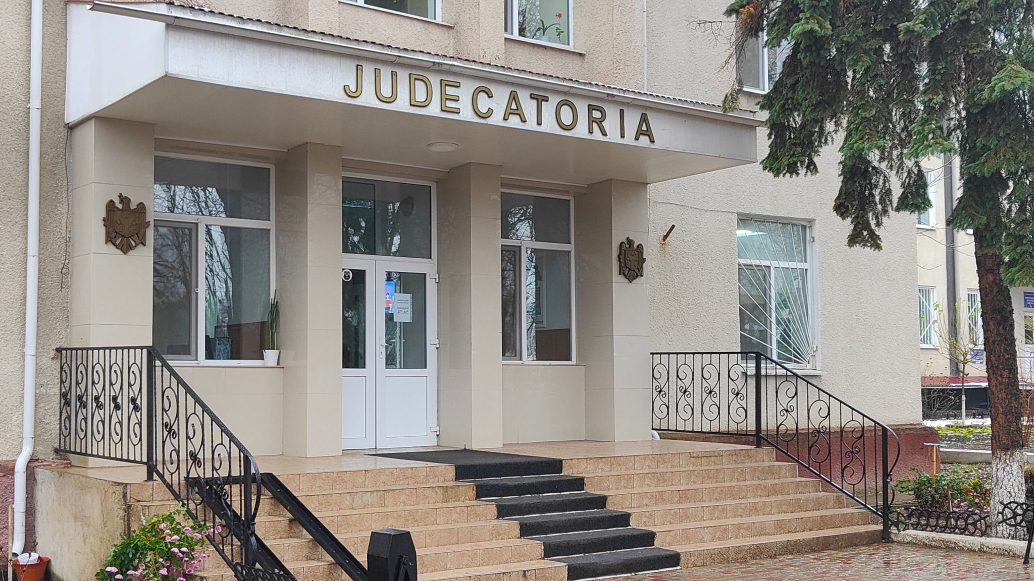 Un bărbat din Drochia, condamnat pentru trafic de ființe umane. A impus doi tineri să muncească în Rusia - Realitatea.md Un bărbat din Drochia, condamnat pentru trafic de ființe umane. A impus doi tineri să muncească în Rusia