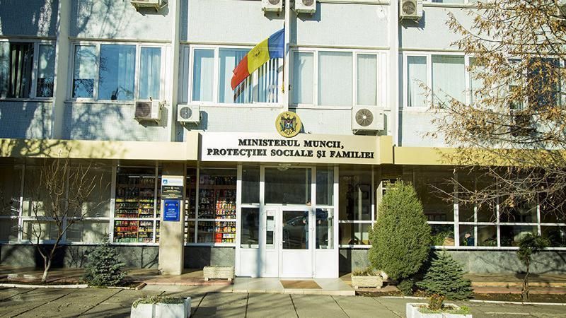 Un secretar general și unul de stat, numiți în funcții la Ministerul Muncii. Buzu: „Au venit din diaspora pentru a-și servi țara”