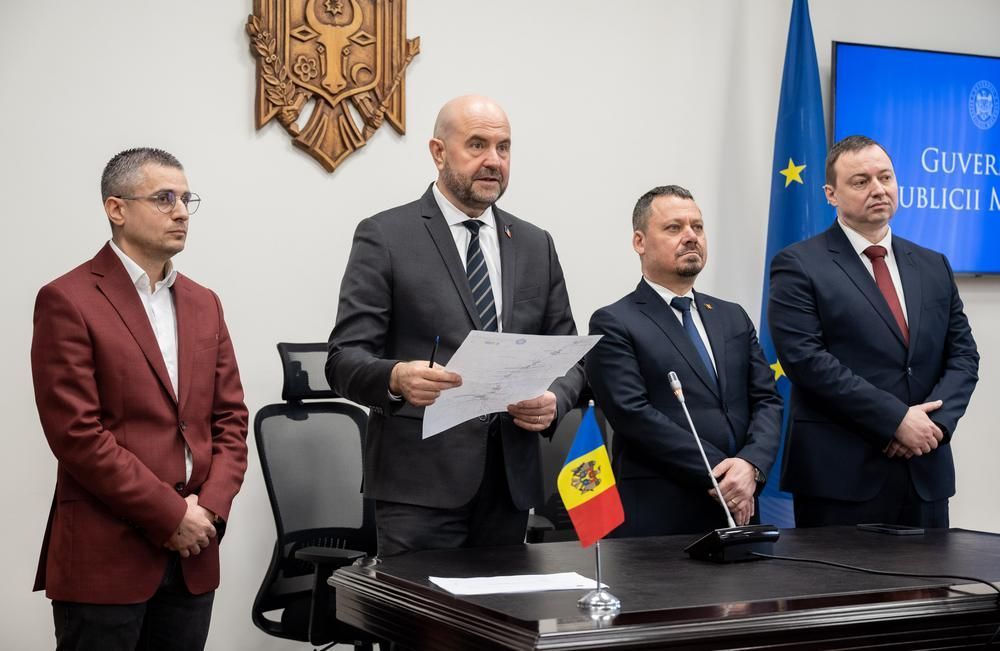 Contractele pentru construcția celor patru poduri peste Prut au fost semnate la Chișinău. Bolea: „Este un prim-pas autentic de apropiere între Republica Moldova și România”