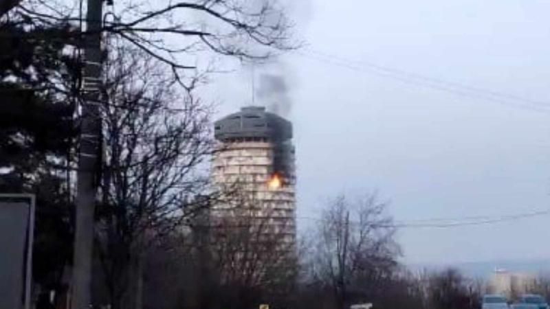 Romanița” a luat foc: Flăcări puternice au cuprins renumita clădire din capitală