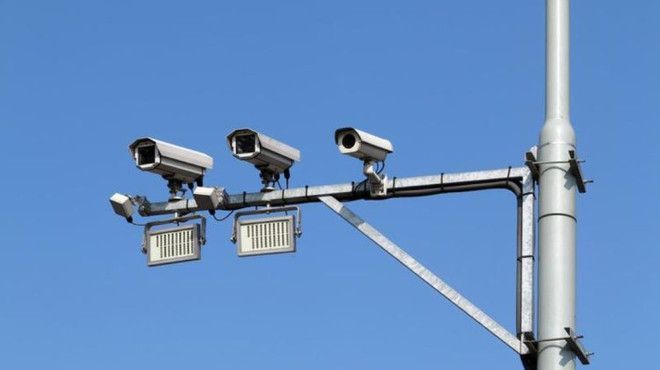 Camerele de monitorizare a traficului au detectat peste 1500 de șoferi care au avut necuplată centura de siguranță sau utilizau telefonul la volan