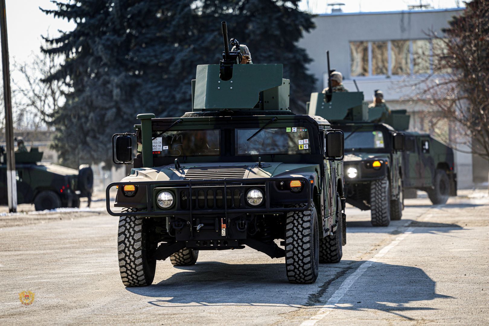 FOTO: Armata Națională a recepționat astăzi 29 de vehicule blindate HMMWV din partea SUA