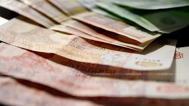 Atenție! S-a pierdut o sumă de bani pe o stradă de la Botanica. Poliția caută păgubașul pentru a-i returna