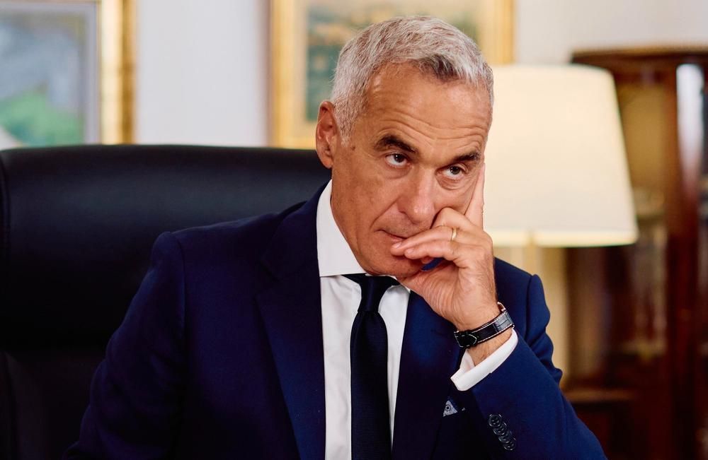Favoritul prezidențialelor din România, Călin Georgescu, oprit în trafic și reținut: A fost dus la Parchetul General pentru audieri
