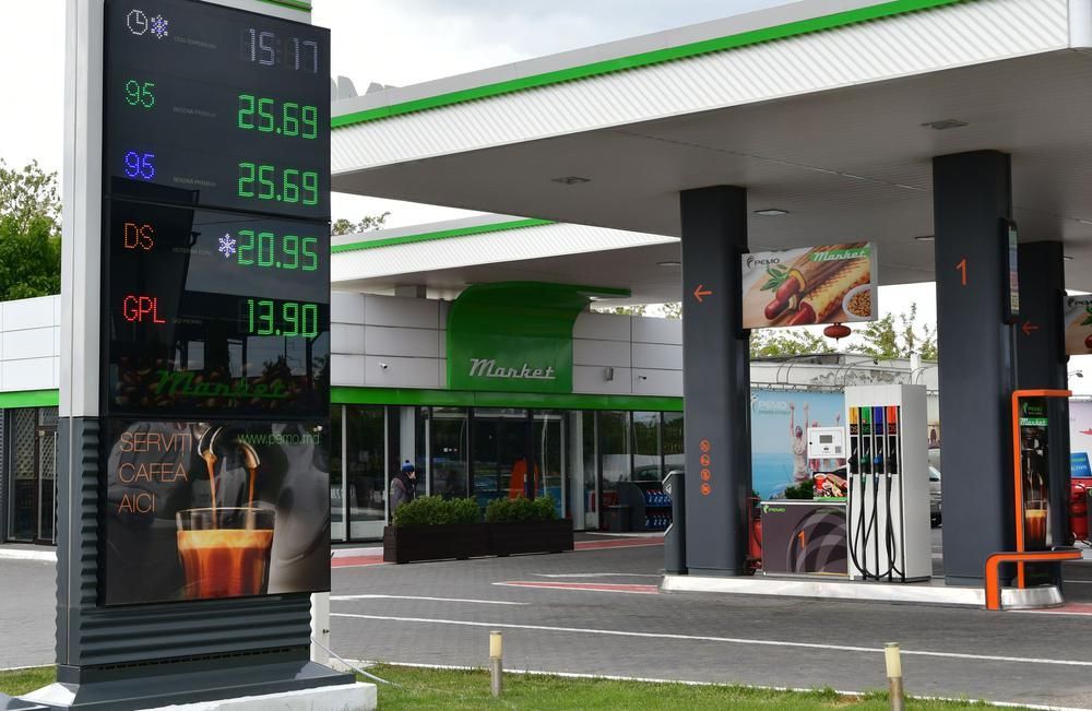 Carburanții auto vor fi mai ieftini mâine, 27 februarie